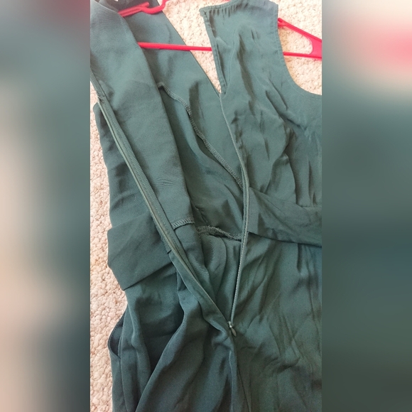 ASTR the Label Side Tie Jumpsuit Green Surplice V-Neck Wrap Style SIZE S - Picture 7 of 13